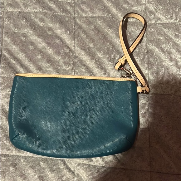 Vintage Coach Green Wristlet - Picture 2 of 9